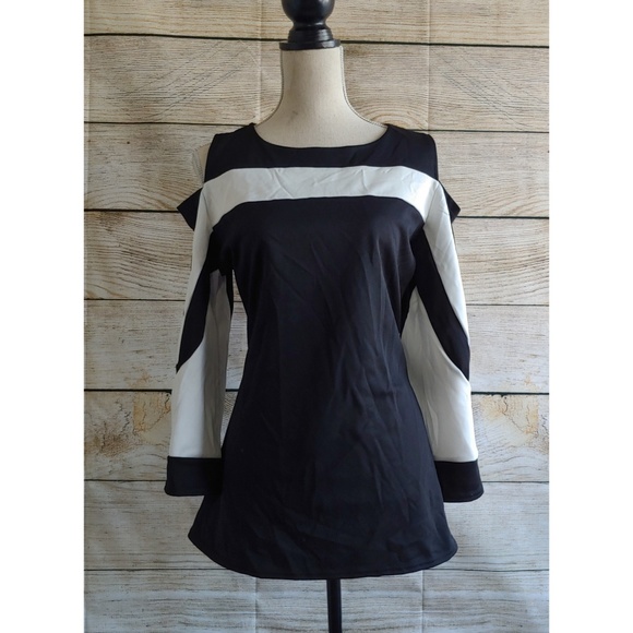 🇺🇸 5/$20 NWOT Rosegal Cold Shoulder blouse - Picture 3 of 3